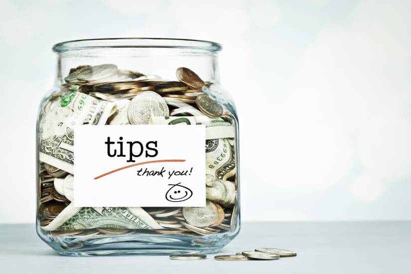 tipping-in-canada-a-simple-guide-piggybank